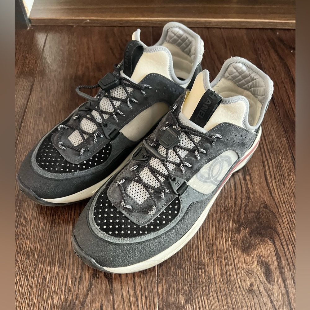 Women’s Chanel shakers size 40